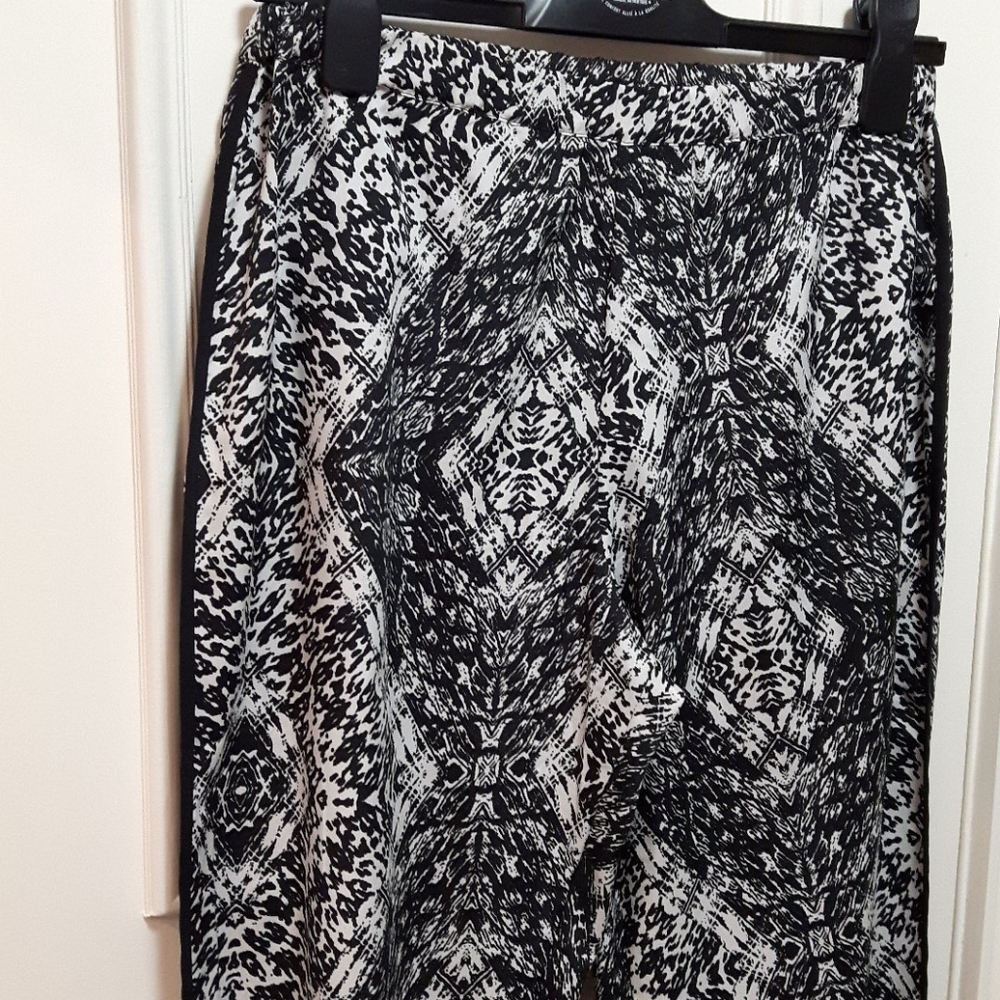 🛍 light patterned pants - Picture 2 of 4